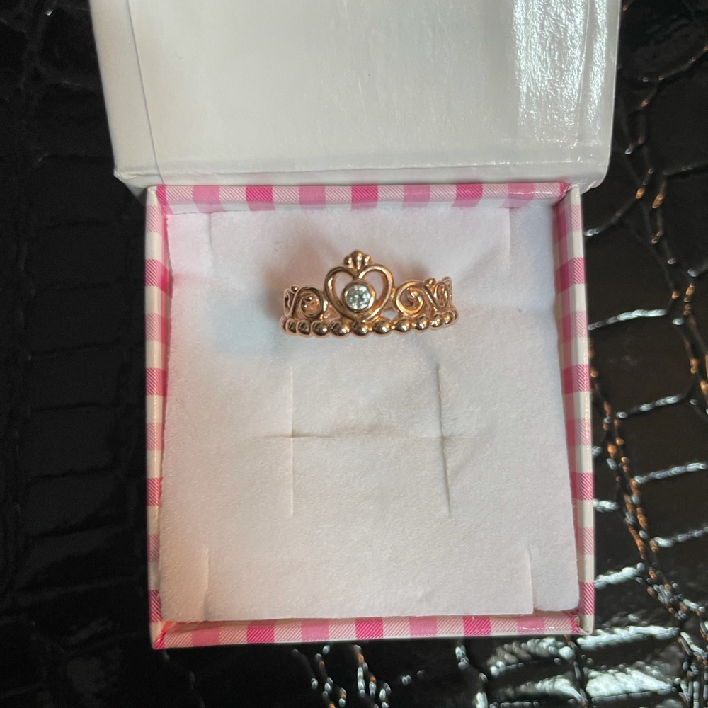 Pandora Ring